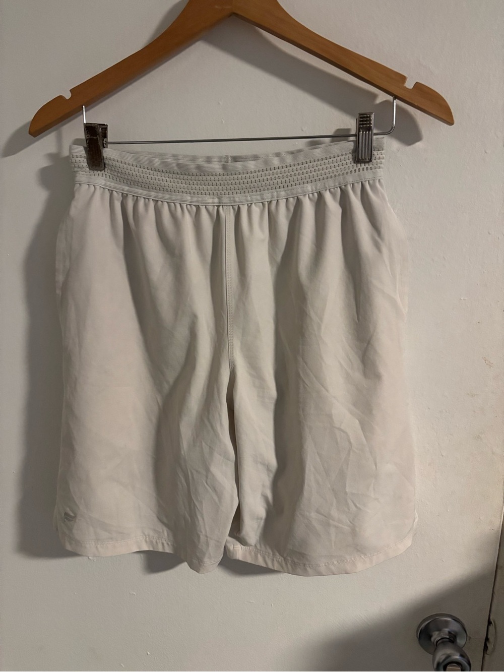 Fabletics White High Rise Athletic Workout Shorts Women’s XS
(1203)(1204)
